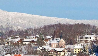 Talvimaisemaa Zwieselissä. Kuva on kunnan kotisivulta.