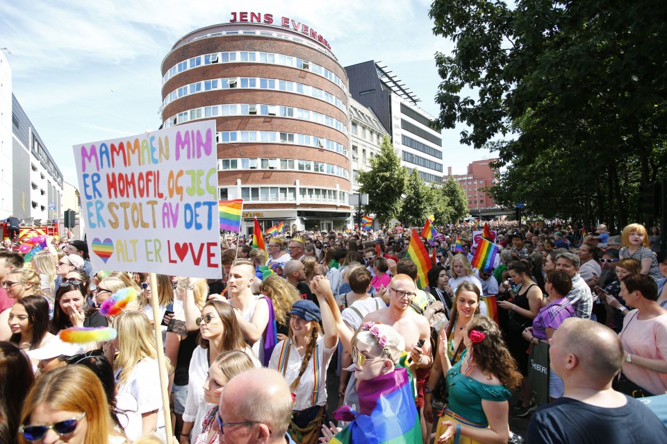 Oslo Pride lauantaina 1. heinäkuuta (kuva: Braastad Audun / TT / Lehtikuva).