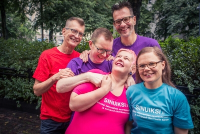 Sinuiksi-palvelun Jussi Nissinen, Mikko Väisänen, Taru Höykinpuro, Tommi P. Pesonen ja Outi Santavuori (kuva: Eino Nurmisto)