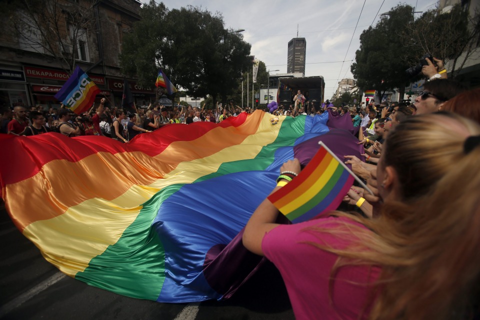 Belgradin pride sujui ilman välikohtauksia (kuva: Darko Vojinovic / AP / Lehtikuva)