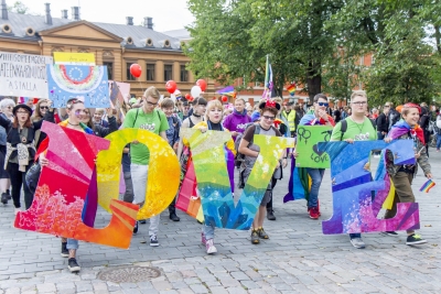 Turku Pride -kulkueen kärki (kuva: Mikko Kivinen)