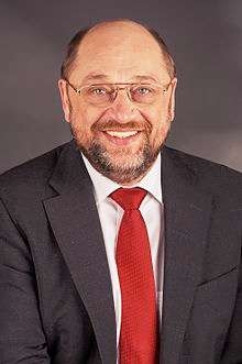 Entinen europarlamentin puheenjohtaja martin Schulz on Merkelin vakavasti otettava kilpakumppani syyskuun parlamenttivaaleissa.
