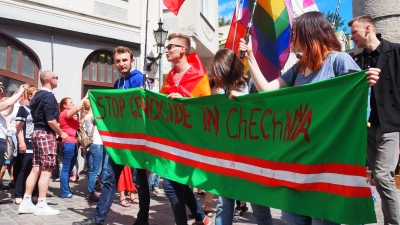 Tšetšenian tilanne oli esillä. Meneillään olevan homojen joukkotuhoamisen lopettamista vaaditaan.