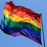 Mitä pride-lippuihin ilkivaltaa kohdistavat kuvittelevat saavuttavansa?