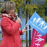 Sari Tanukselle on taas kerrottu: homoeroottinen tonttutanssi panopuuhineen